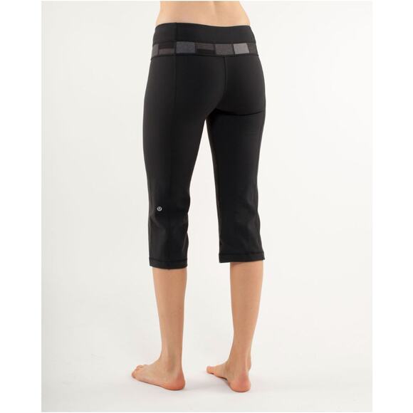 Lululemon Groove Crop Black Quilting Winter Reversible Legging Size 6 - Picture 2 of 12